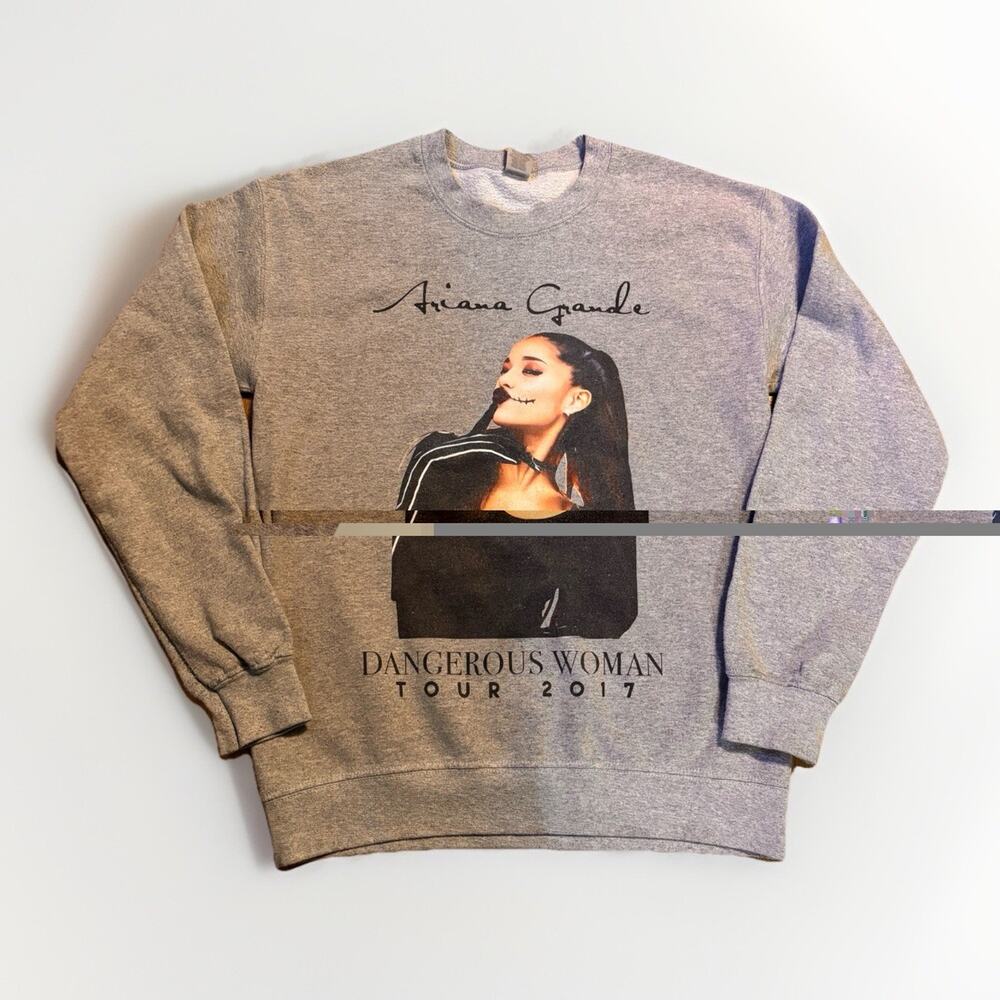 Ariana Grande Dangerous Woman Tour 2017 Gray Crewneck Sweatshirt Small